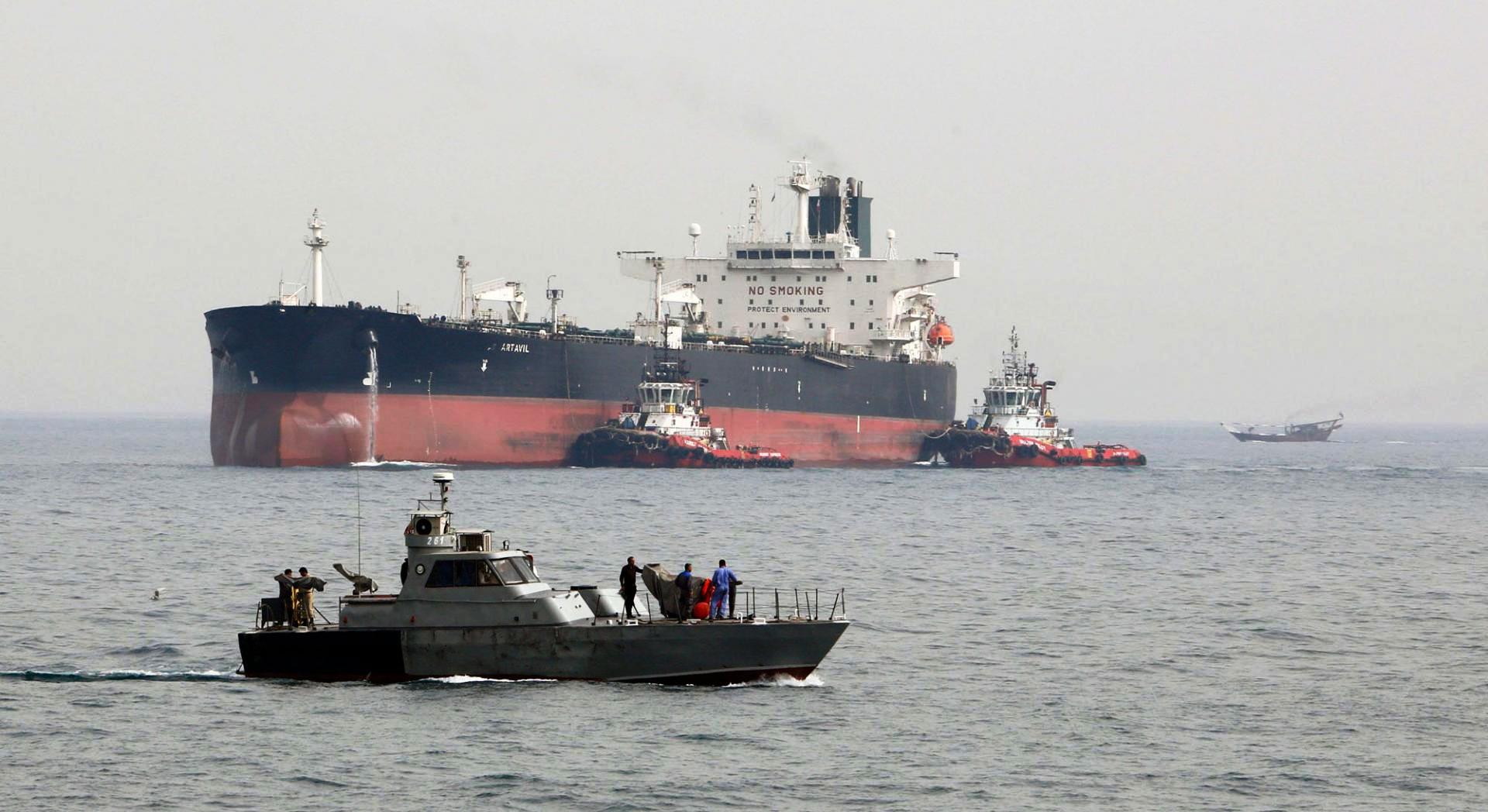 ناقلات النفط الإيرانية متوقفة منذ فترة