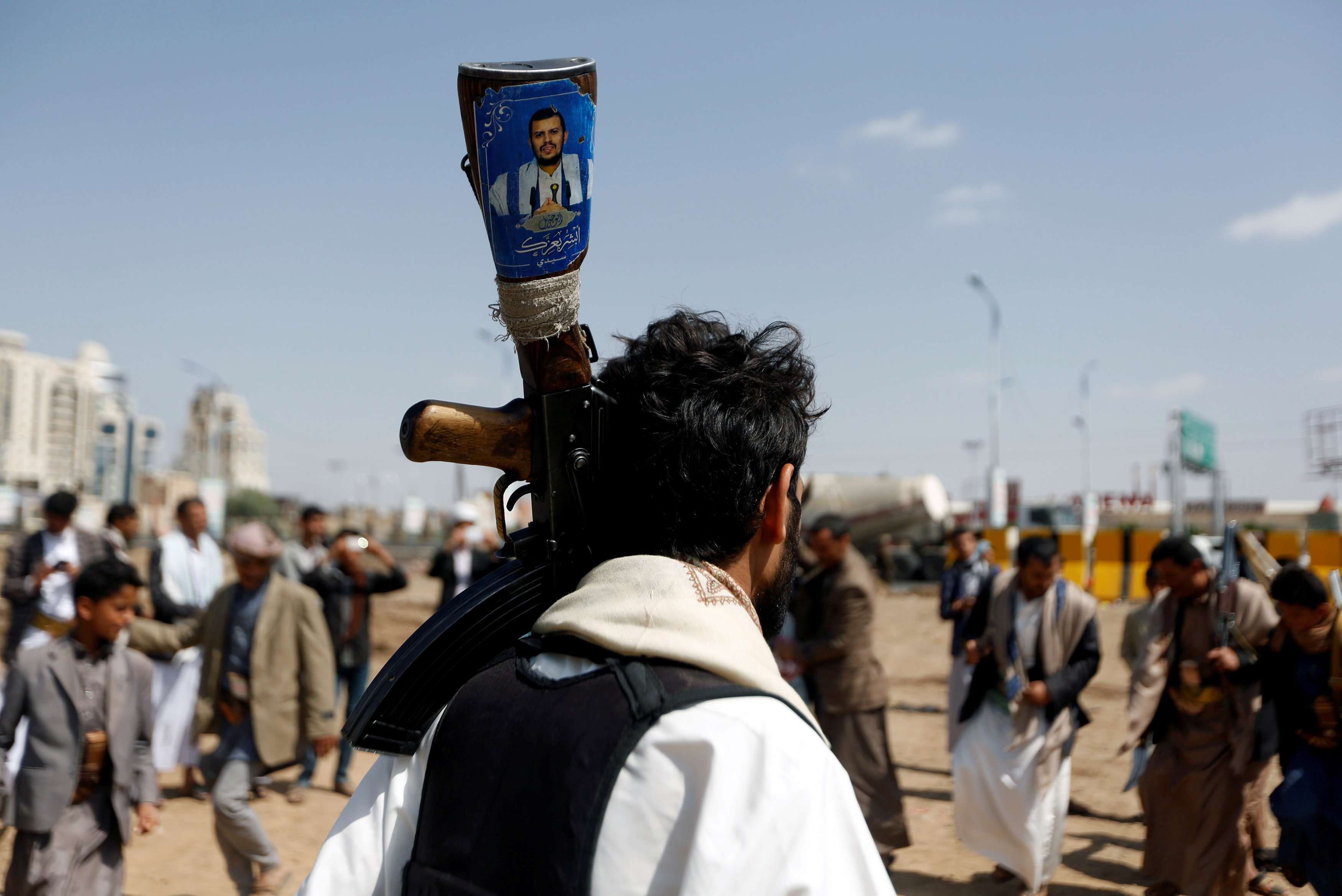 ضرب ترسانة الحوثيين