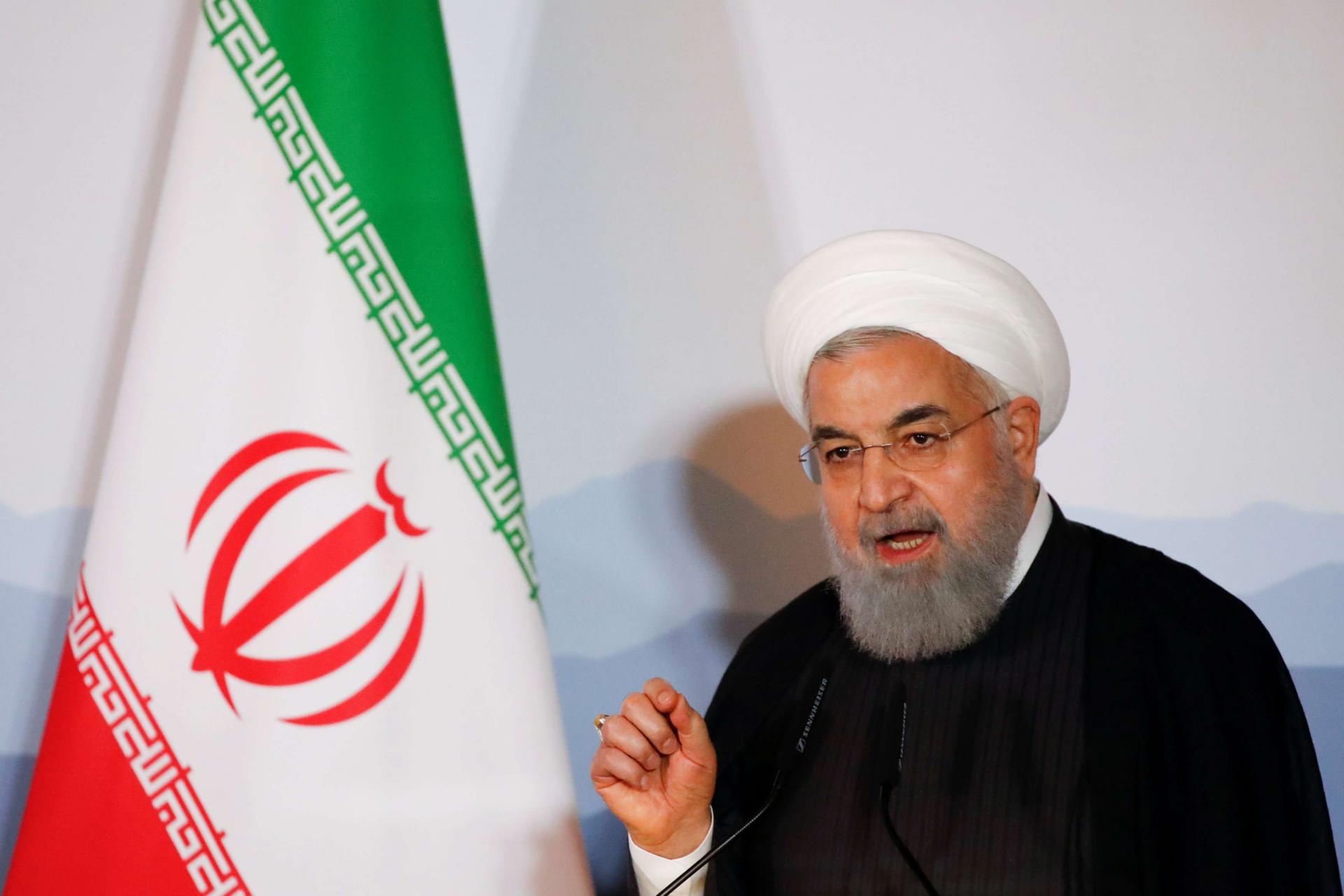 الرئيس الإيراني حسن روحاني يهرب إلى الأمام في مواجهة الضغوط الأميركية