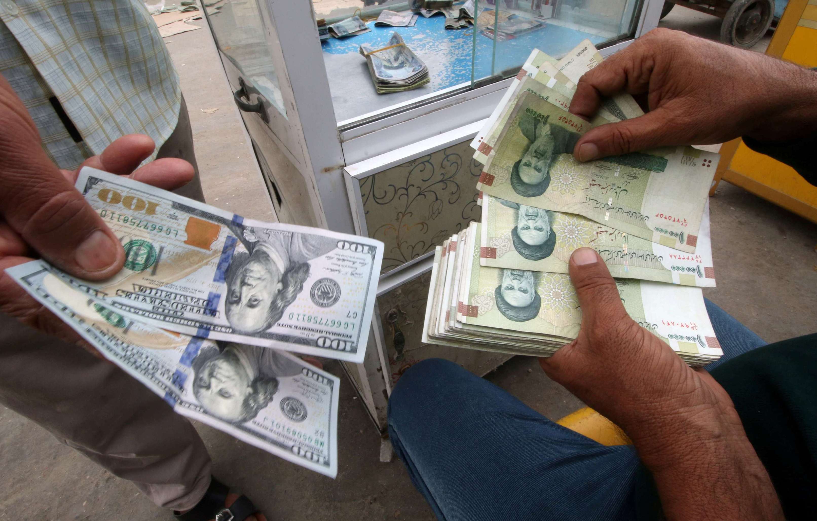 الدولار مقابل العملة الإيرانية