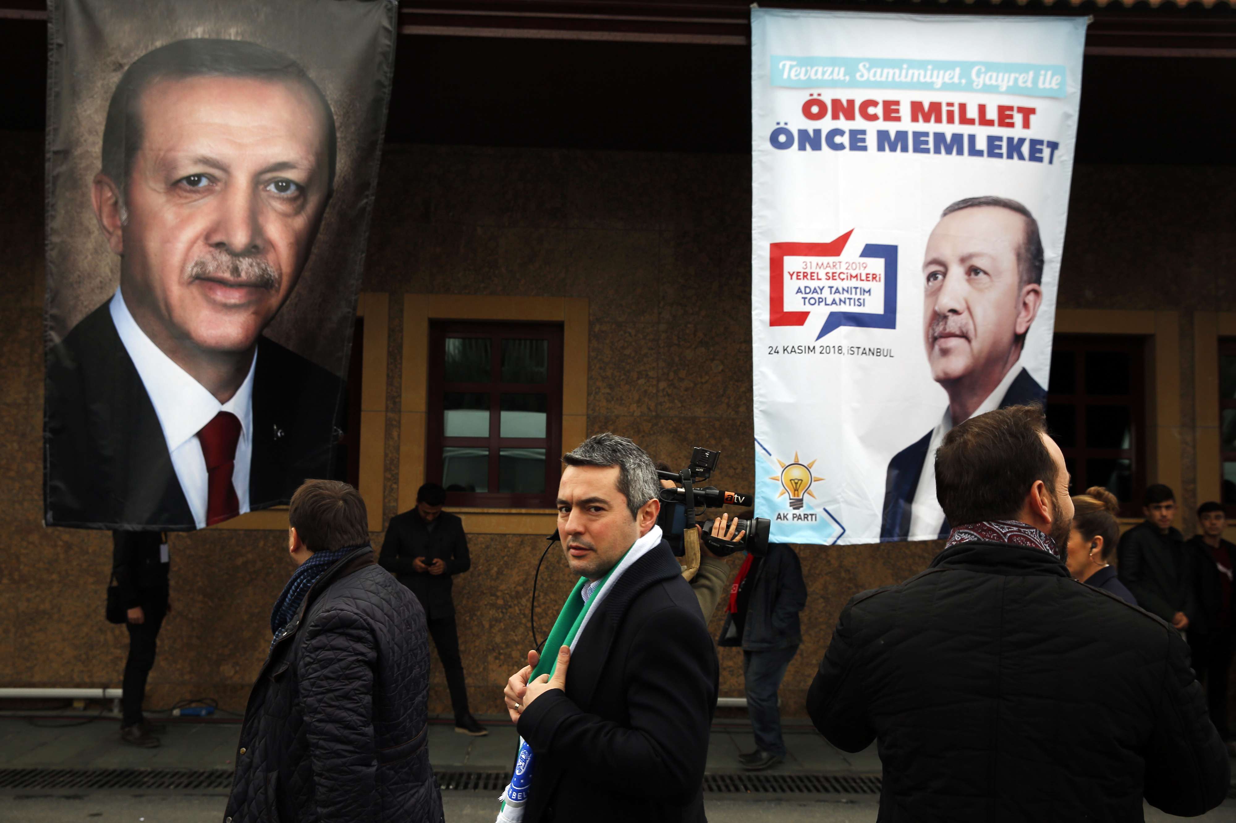 أردوغان يتناسى الخيبات الاقتصاديةوالسياسية