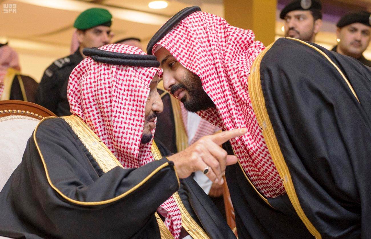 العاهل السعودي الملك سلمان بن عبدالعزيز ونجله ولي العهد الأمير محمد