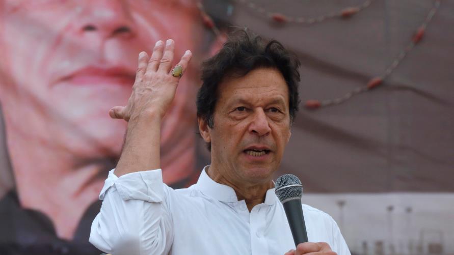 رئيس الوزراء الباكستاني عمران خان يواجه وضعا صعبا مع تنامي خطابات الكراهية والتطرف