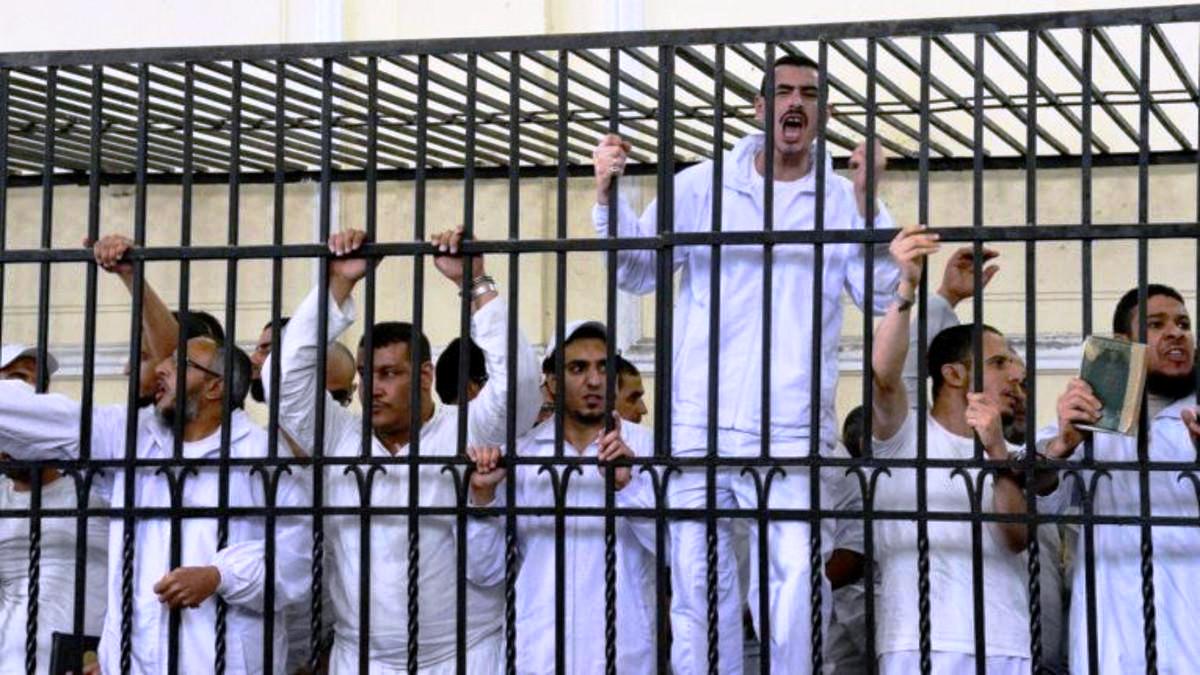 مصر تحاكم مئات المتورطين في جرائم ارهابية