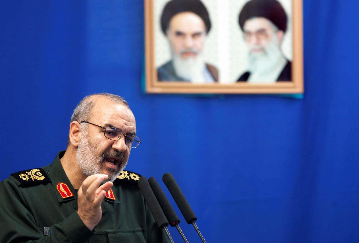 نائب قائد الحرس الثوري الإيراني حسين سلامي يتحدث عن تحدي العقوبات الجديدة