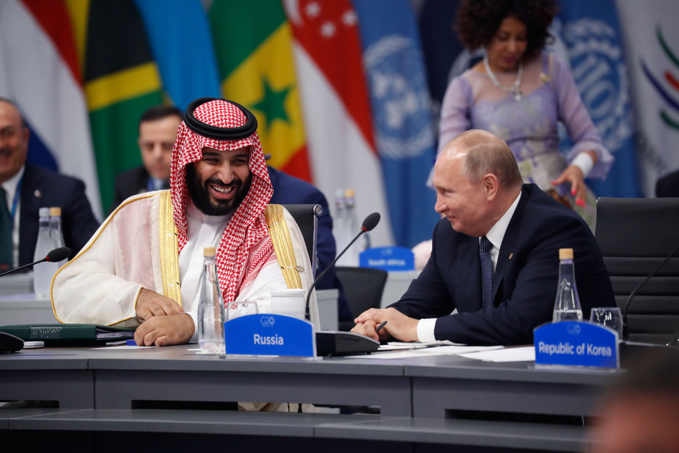 ولي العهد السعودي الأمير محمد بن سلمان والرئيس الروسي فلاديمير بوتين في قمة العشرين