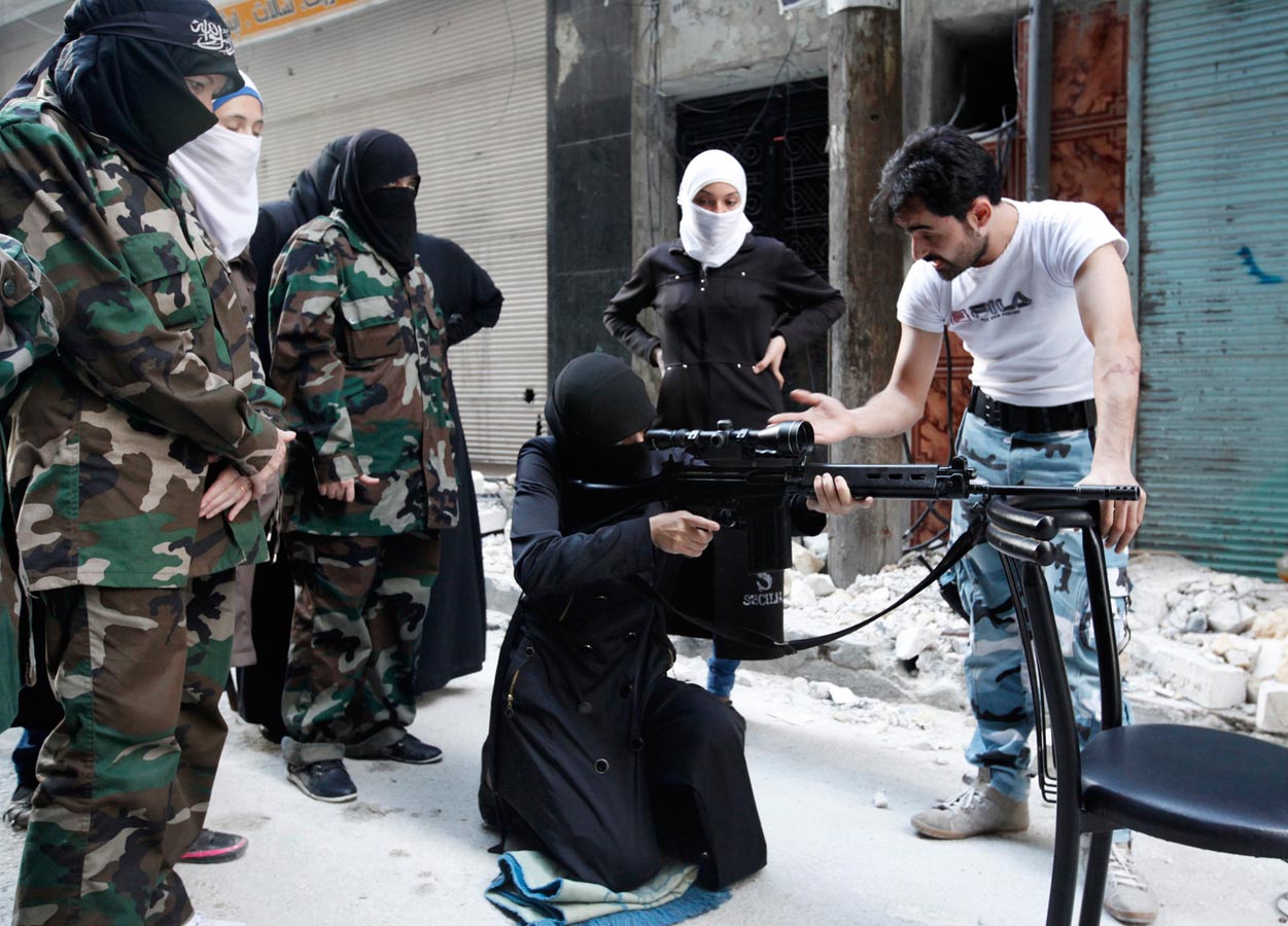 زوجات مقاتلي داعش