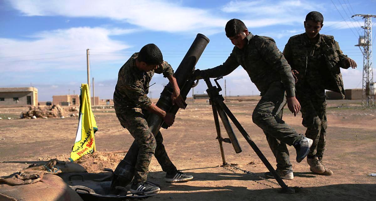 مقاتلون من وحدات حماية الشعب الكردية