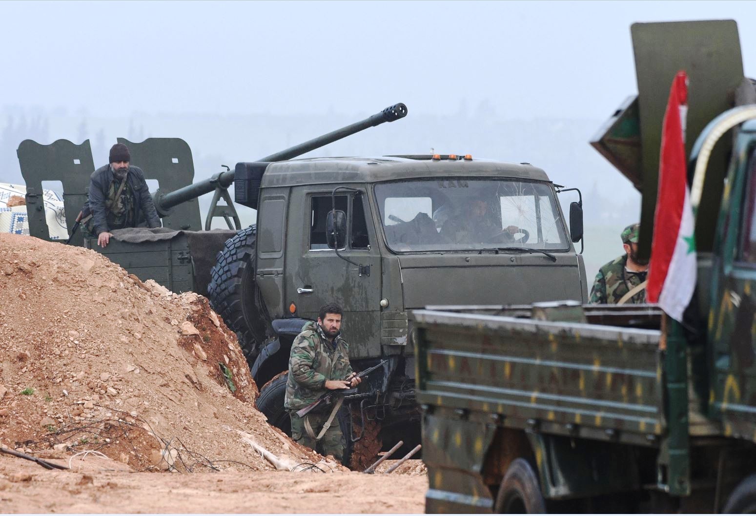 قوات الجيش السوري تتحرك لحماية الأكراد من هجوم تركي