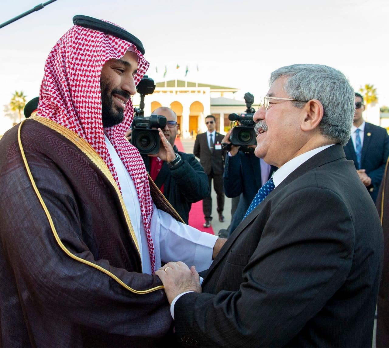 رئيس الوزراء الجزائر أحمد أويحيى كان في استقبال ولي العهد السعودي الأمير محمد بن سلمان
