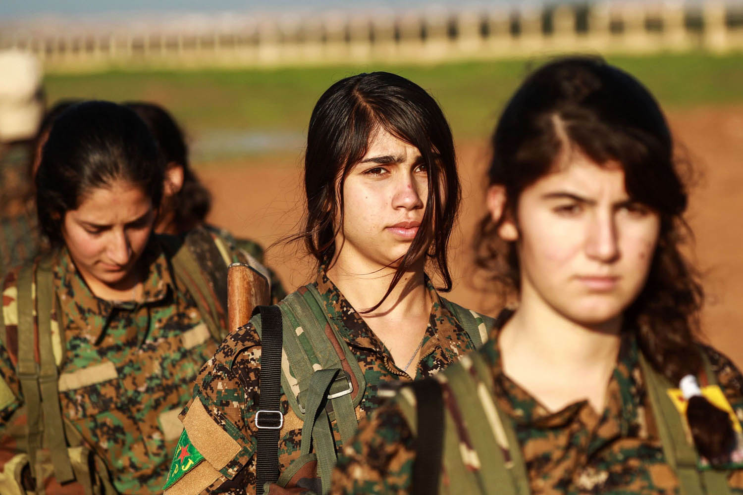 مقاتلات كرديات من قوات سوريا الديمقراطية