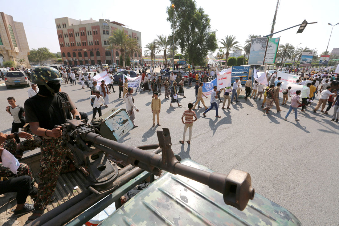 الحوثيون دفعوا بعد يوم واحد بتعزيزات للحديدة بدلا من التهدئة