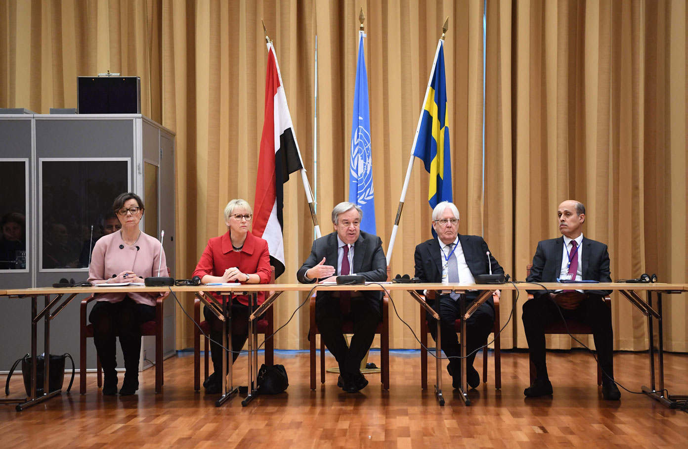 المبعوث الأممي لليمن يشيد بما تحقق في مفاوضات السويد