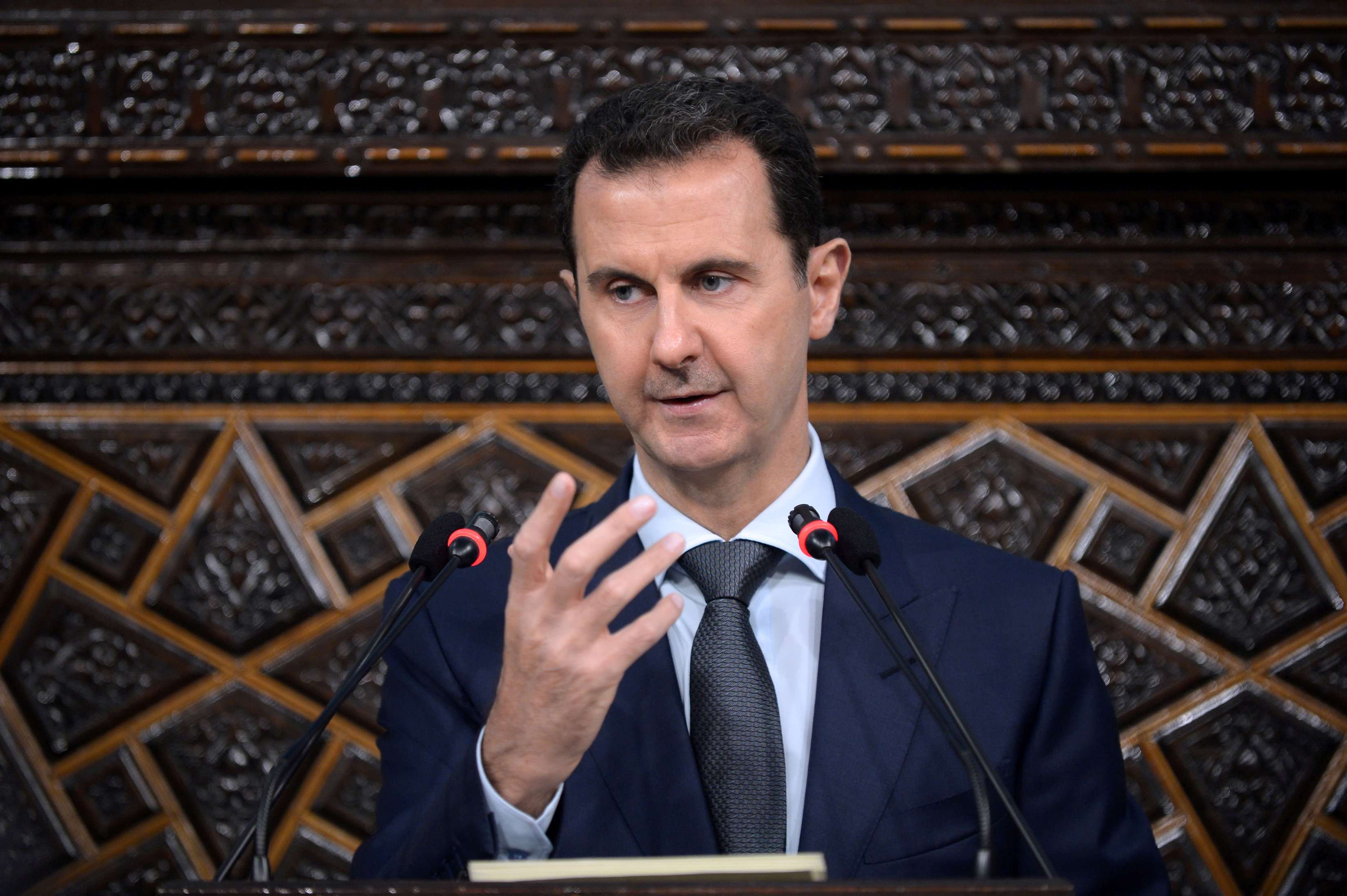 خطوة الأسد تعقد جهود توزيع المساعدات على ضحايا الحرب الأهلية