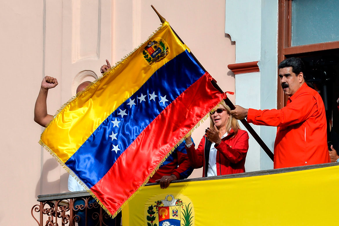 الرئيس الفنزويلي نيكولاس مادورو يواجه ضغوطا تؤججها واشنطن ودول من أميركا اللاتينية