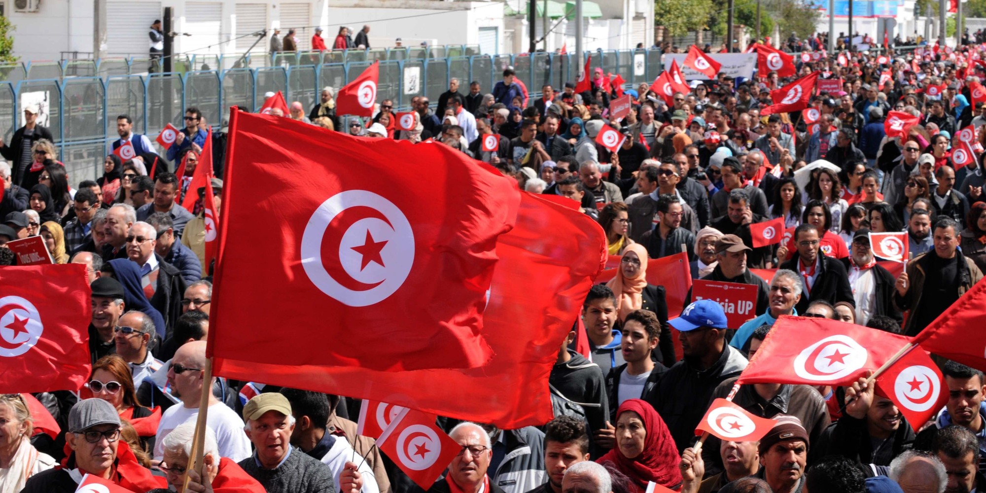 قبل ثماني سنوات تحرك الشارع التونسي من جنوبه إلى شماله ومن شرقه إلى غربه ضد نظام بن علي