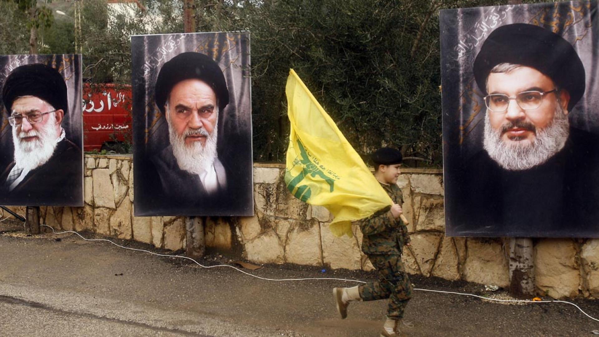 ولاء حزب الله لإيران وخوضه حروبا بالوكالة عنها يحرم لبنان من مساعدات دولية