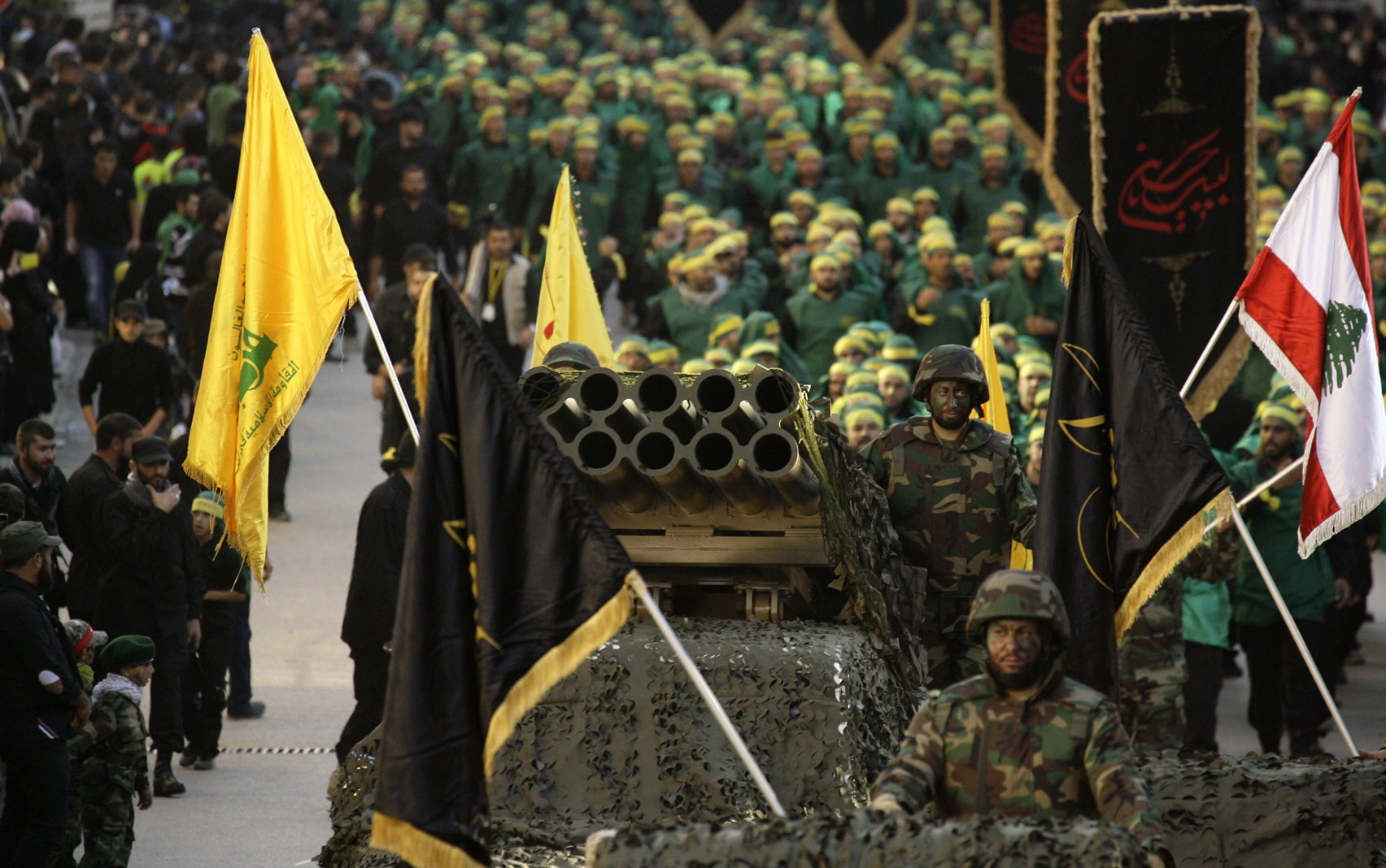 إيران أججت التوتر في لبنان بتسليح حزب الله