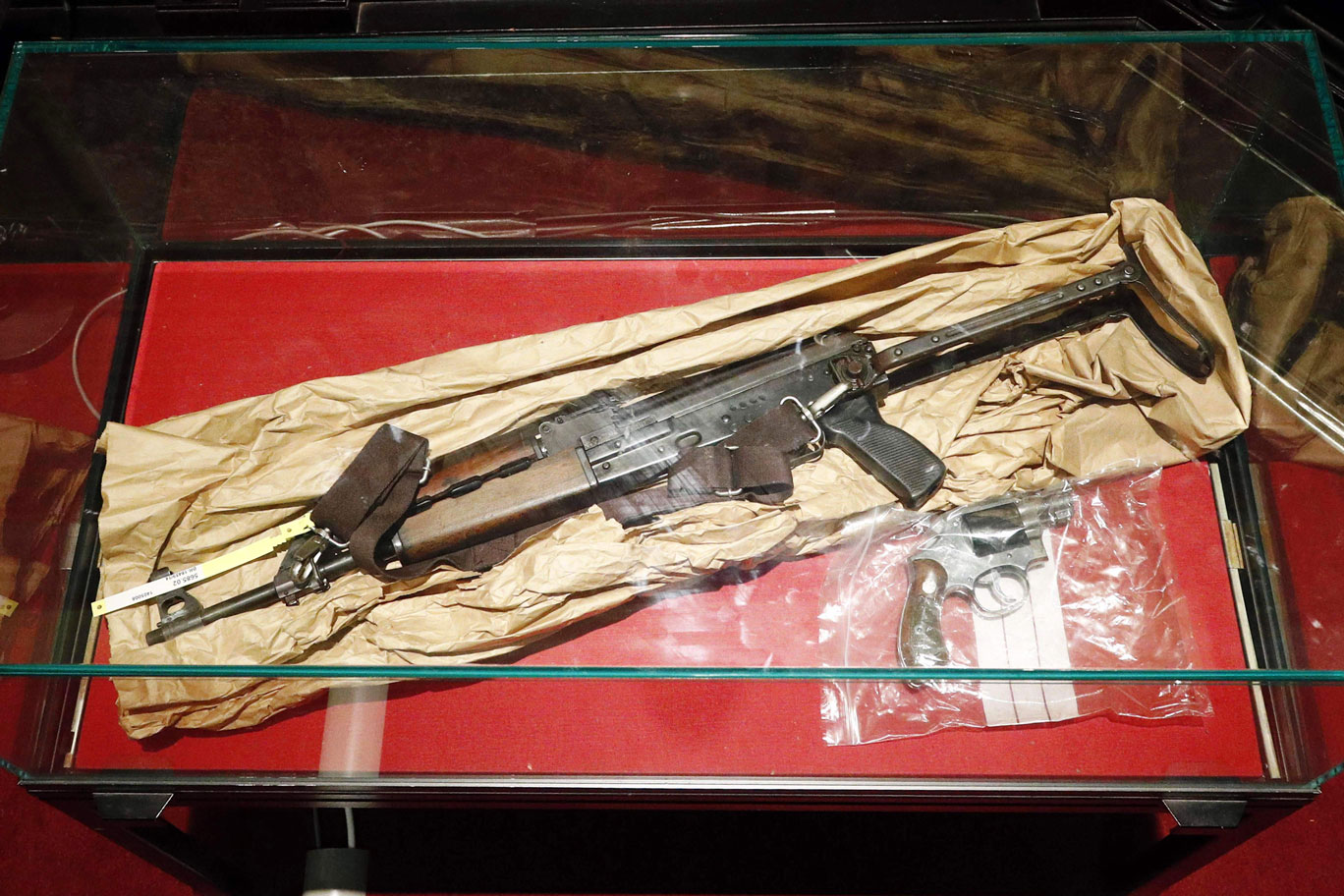 السلاح الذي استخدمه مهدي نموش في الهجوم على المتحف اليهودي في بروكسل