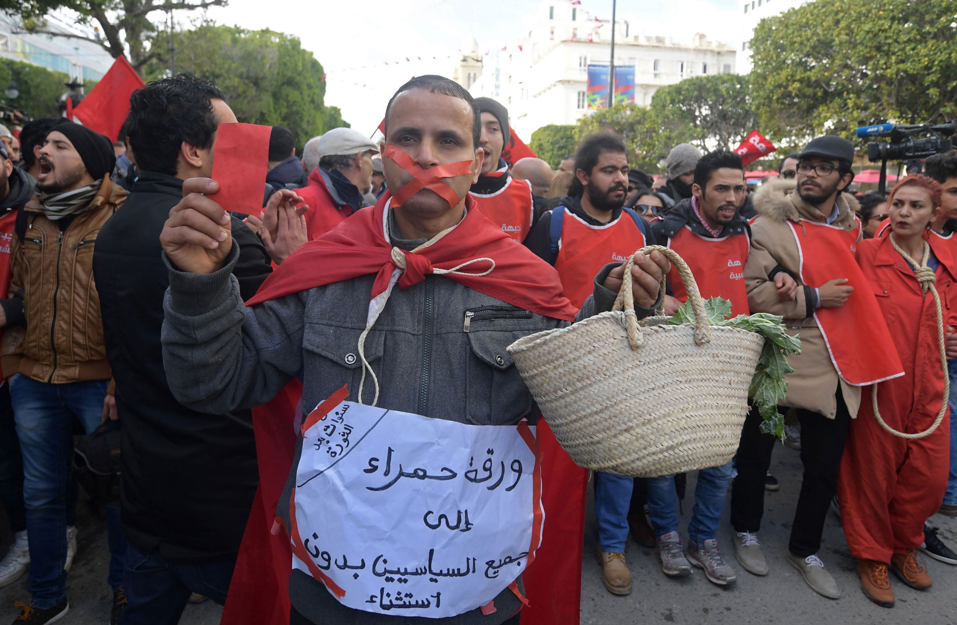 التونسيون يشتكون من ارتفاع الاسعار وتدني المقدرة الشرائية