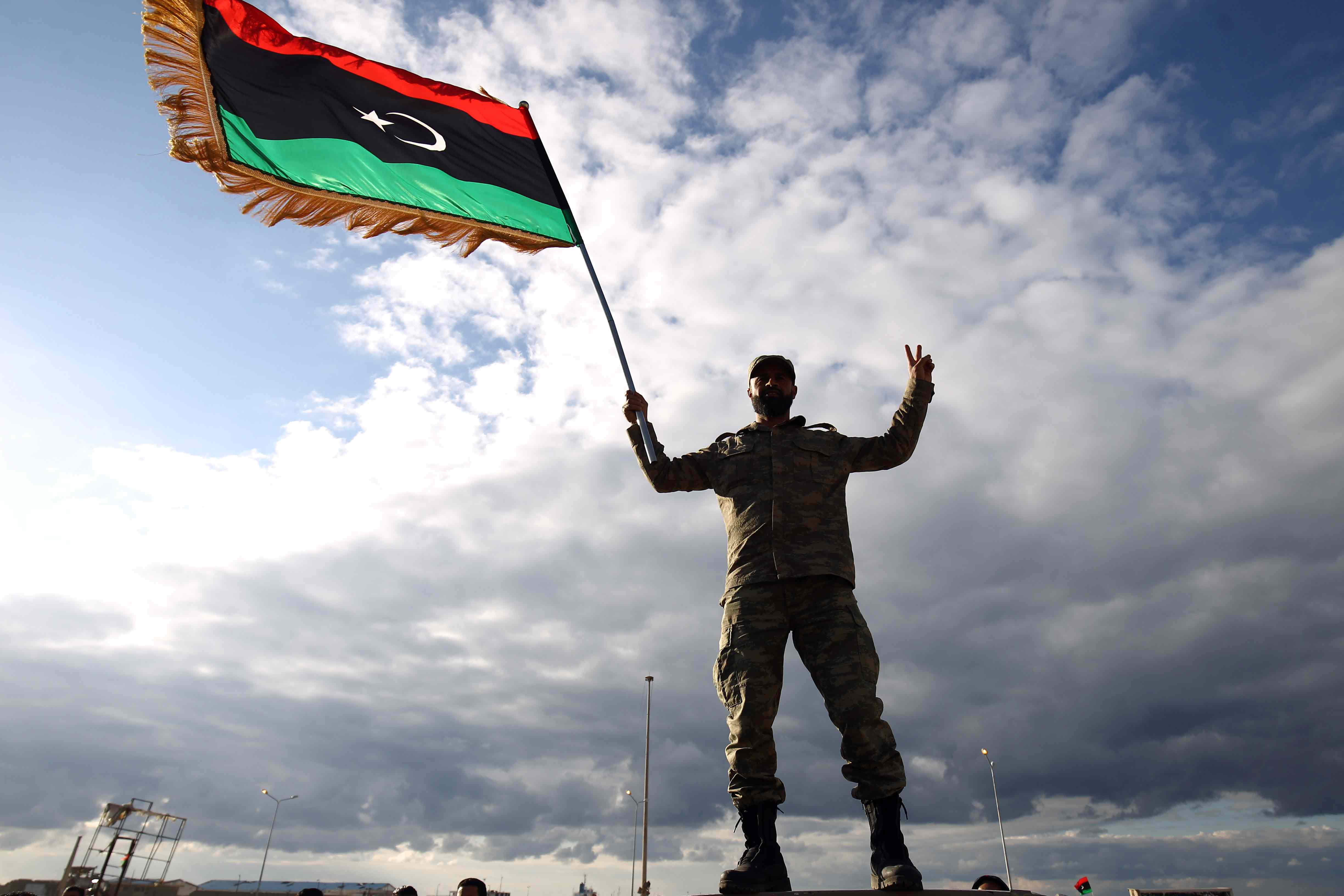 سكان بنغازي أصبحوا يتطلعون للعسكريين لتحقيق إنجازات