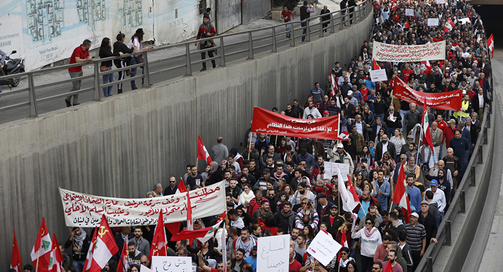 اللبنانيون احتكوما للشارع مرارا احتجاجات على أزمات متفاقمة