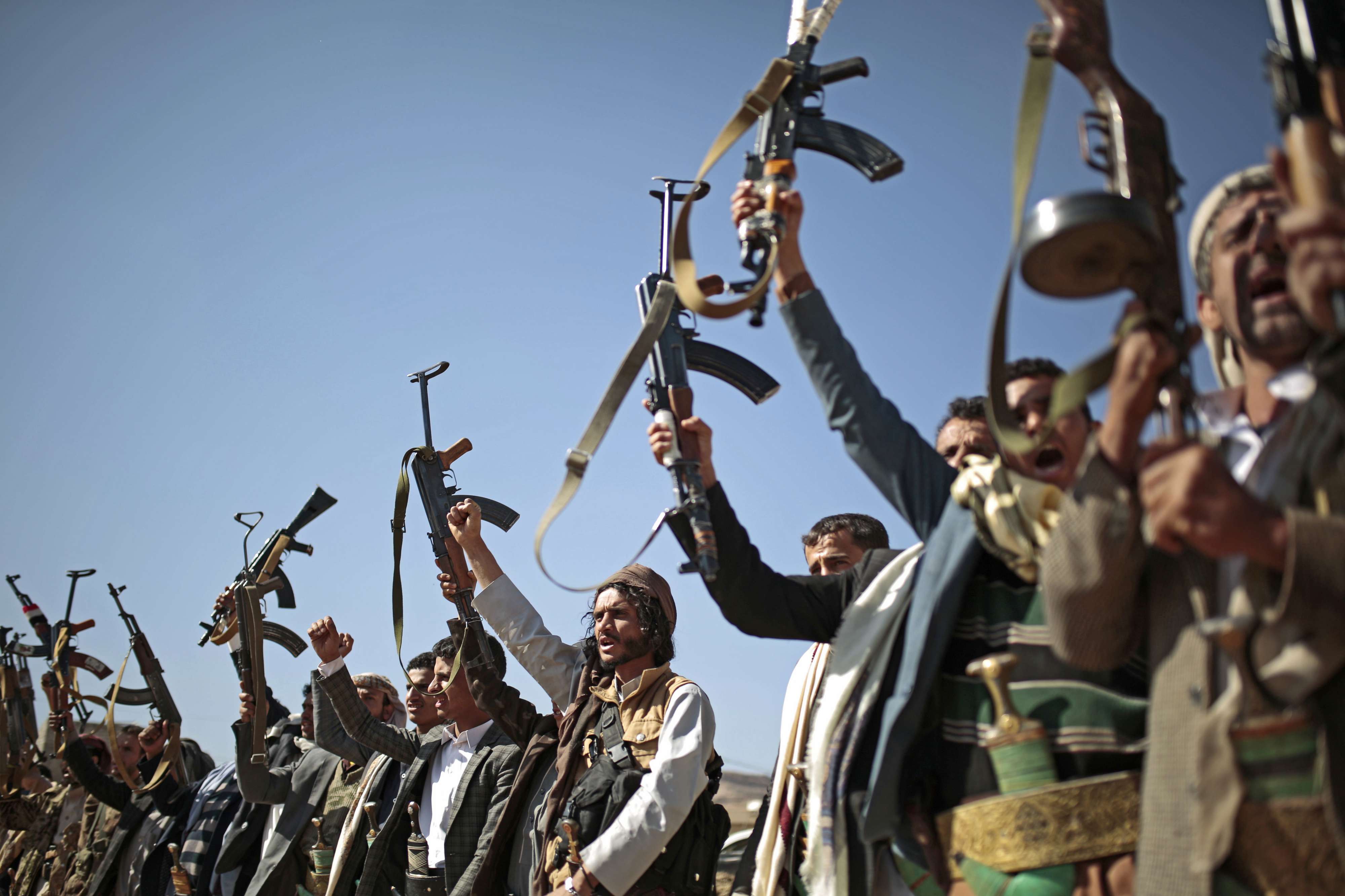 الحوثيون في موقف صعب