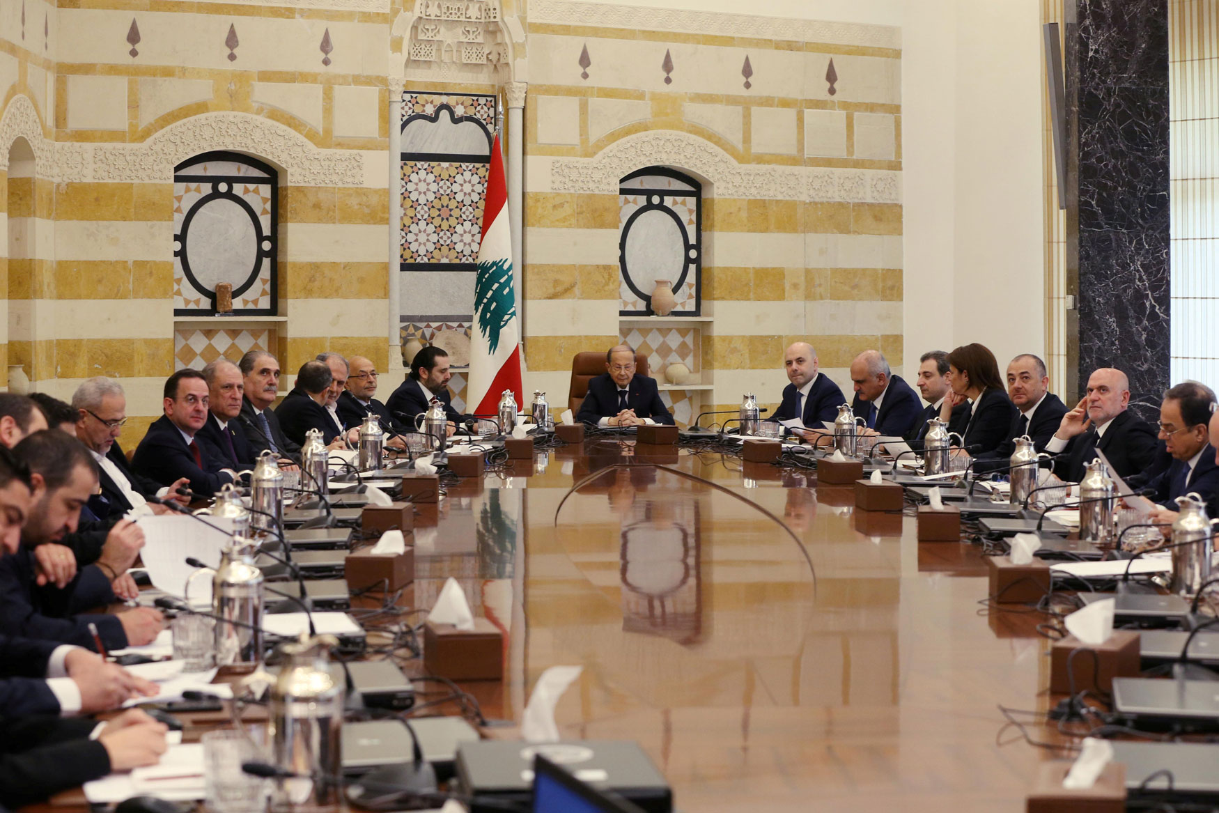 الرئيس اللبناني ميشال عون يترأس أول جلسة لمجلس الوزراء منذ اعلان الحكومة الجديدة