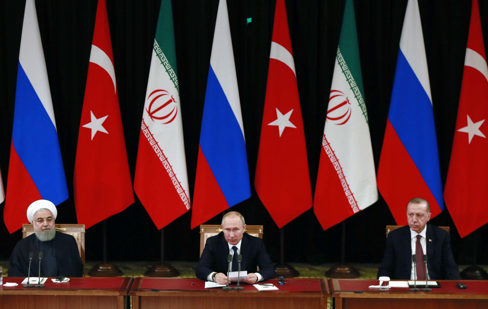 قادة تركيا وروسيا وايران في قمة سوتشي
