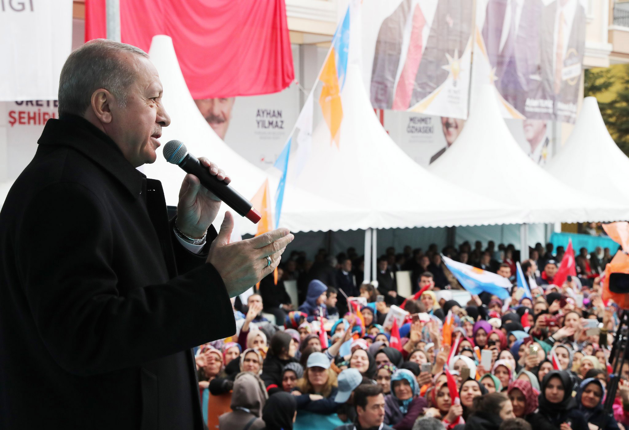 تجمعات أردوغان الانتخابية اليومية تكشف الذعر من فقدان الأصوات
