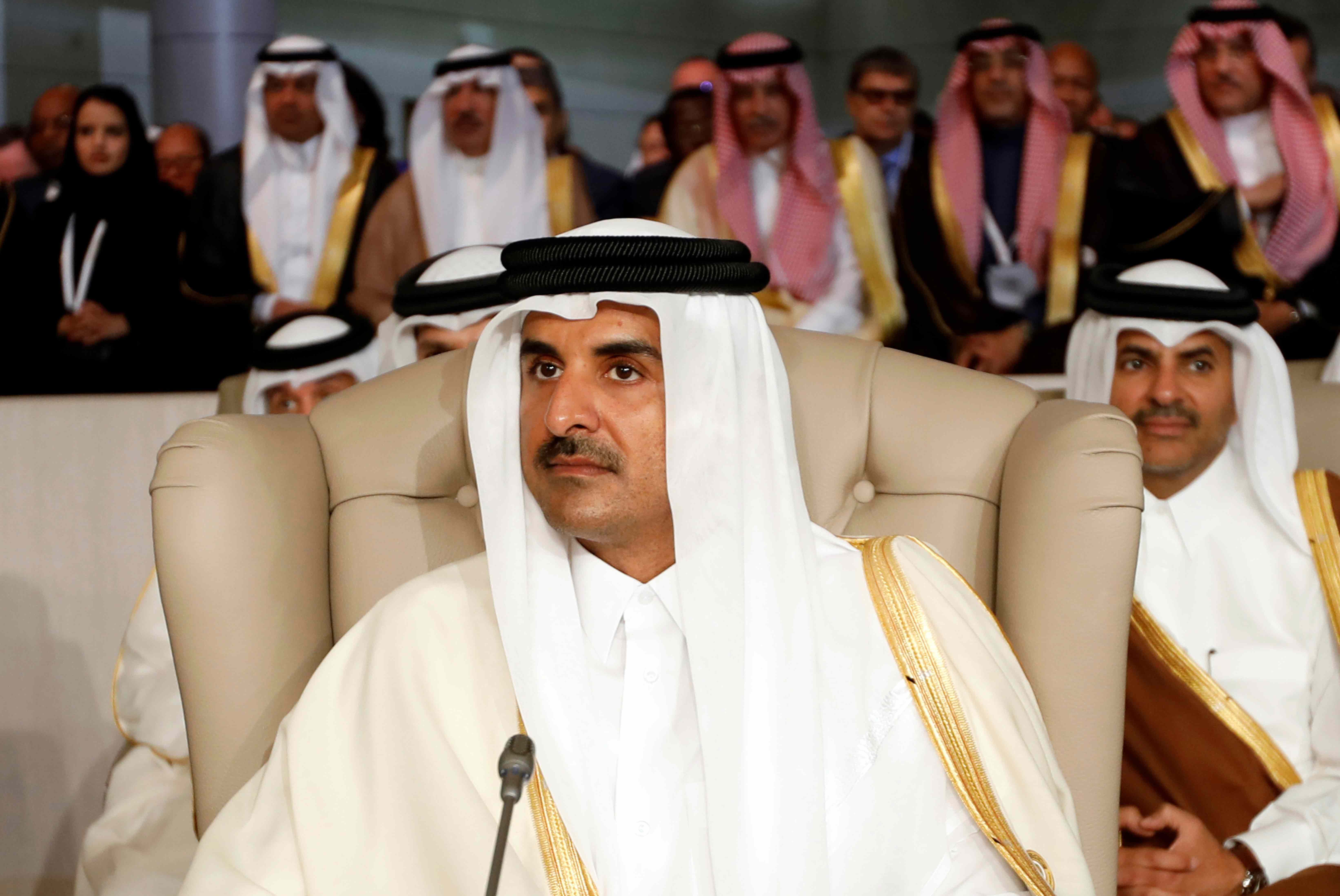 أمير قطر غادر دون إلقاء كلمة في القمة