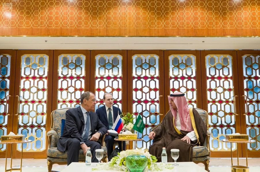 وزير الدولة السعودي للشؤون الخارجية عادل الجبير ووزير الخارجية الروسي سيرغي لافروف