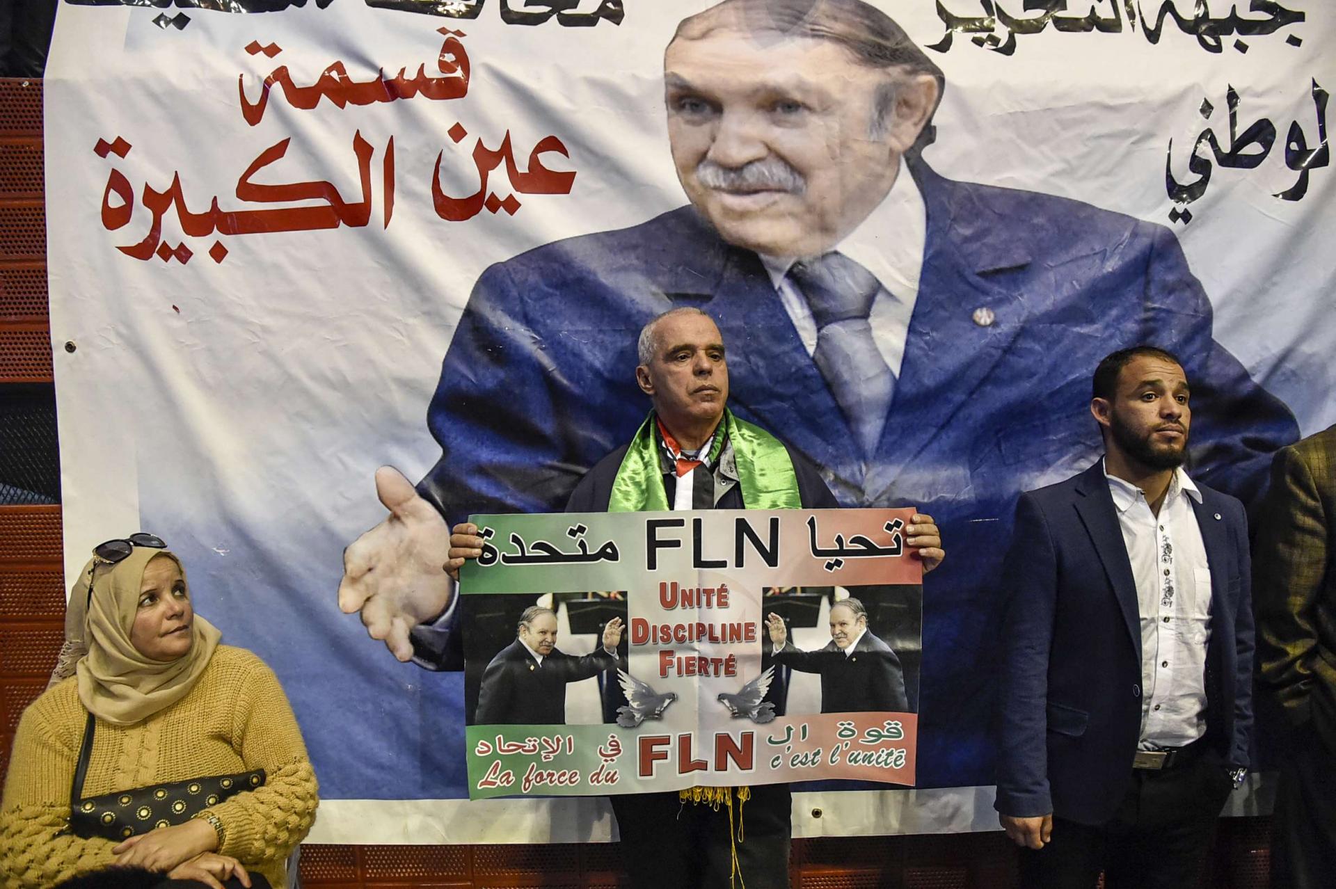 حزب جبهة التحرير الوطني الحاكم في الجزائر 