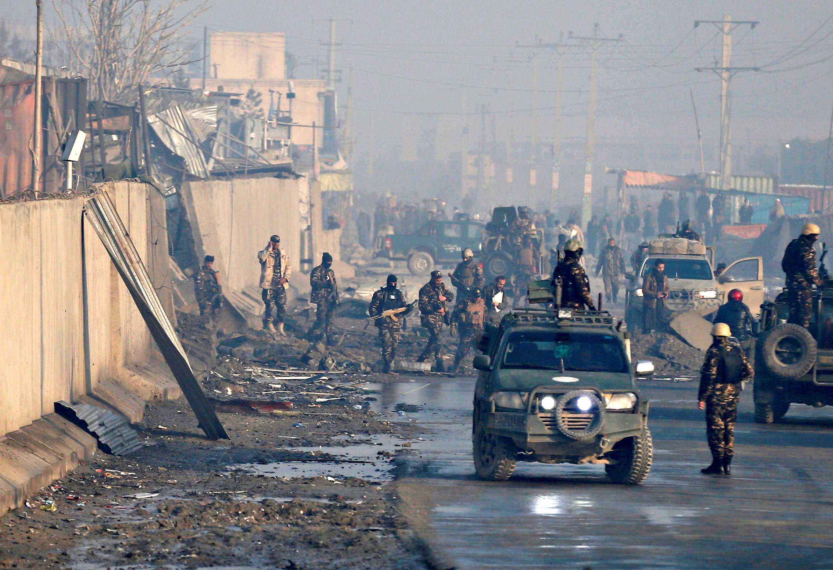 واشنطن تسعى لكبح العنف في أفغانستان عبر احتواء طالبان