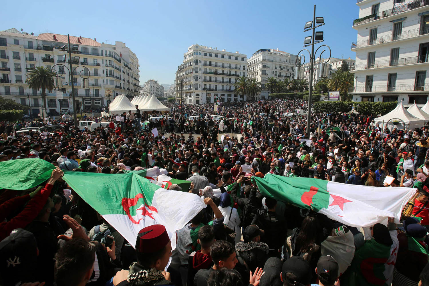 تظاهرة في الجزائر ضد التمديد لبوتفليقة