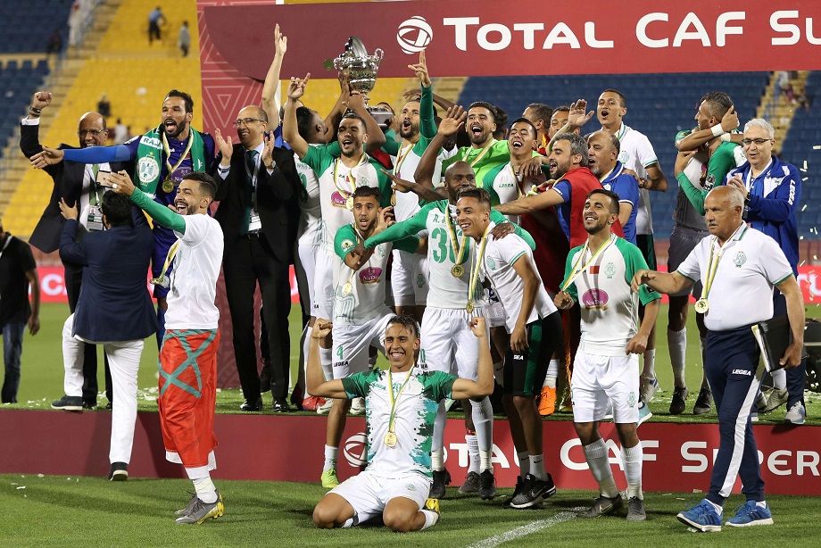 الرجاء على منصة التتويج خلال نهائي كأس السوبر الافريقية 2019