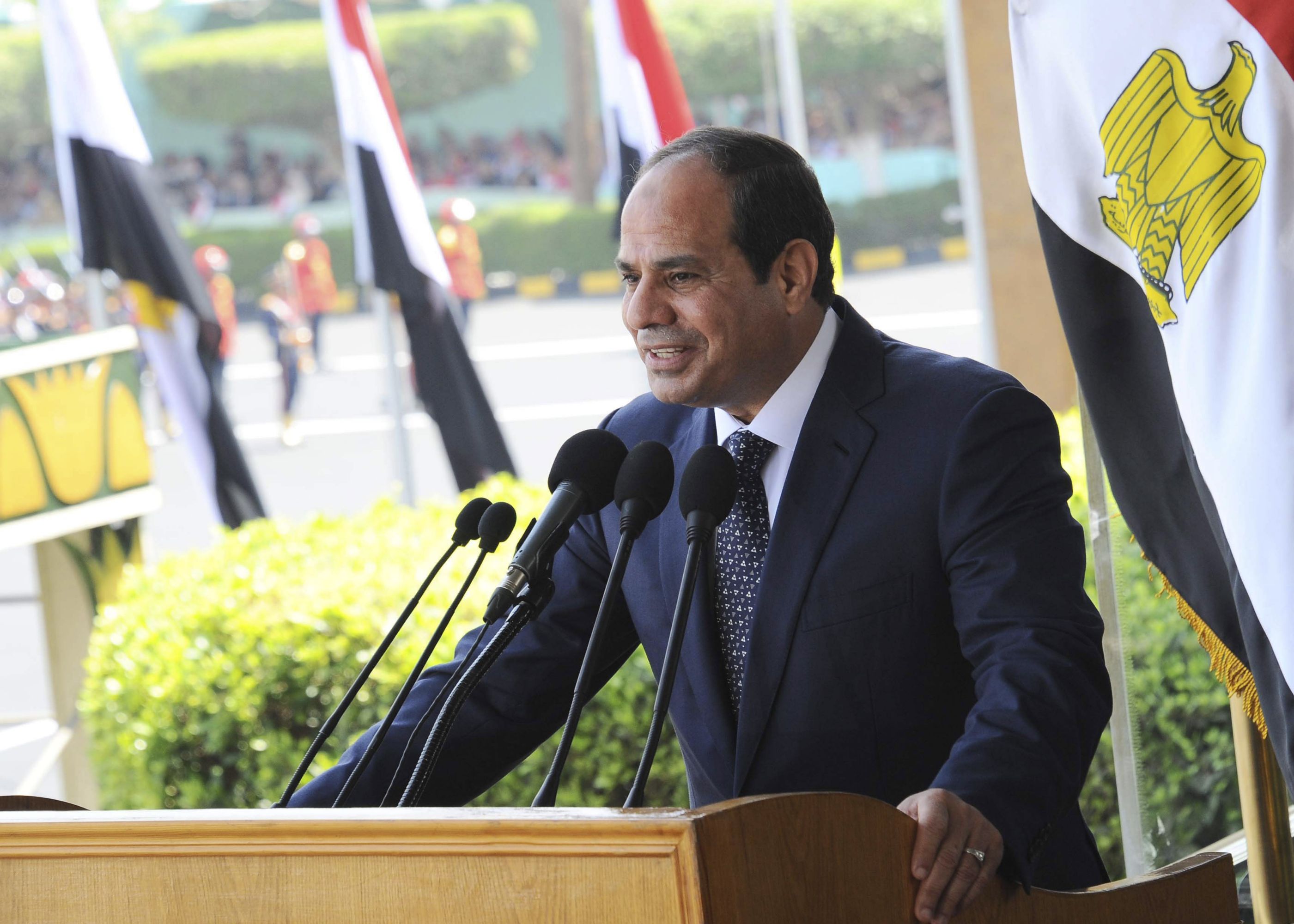 السيسي: الموضوع بسيط. الحاجة اللي تغلى ما تشتروهاش