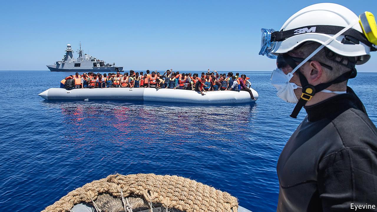 المهاجرون غير الشرعيين في البحر الابيض المتوسط