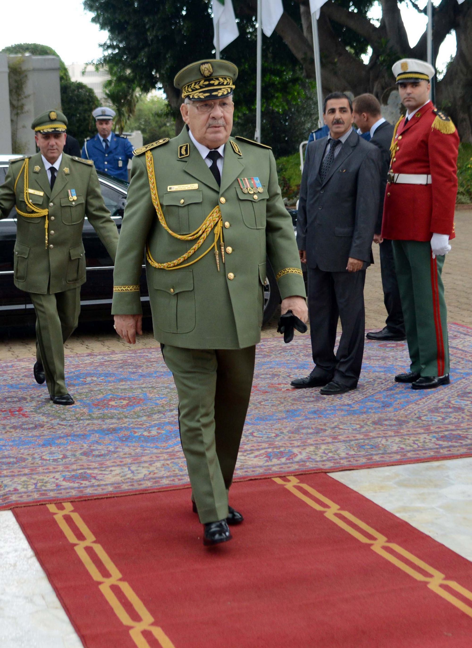 قيادة الجيش الجزائري حسمت في أمر بوتفليقة