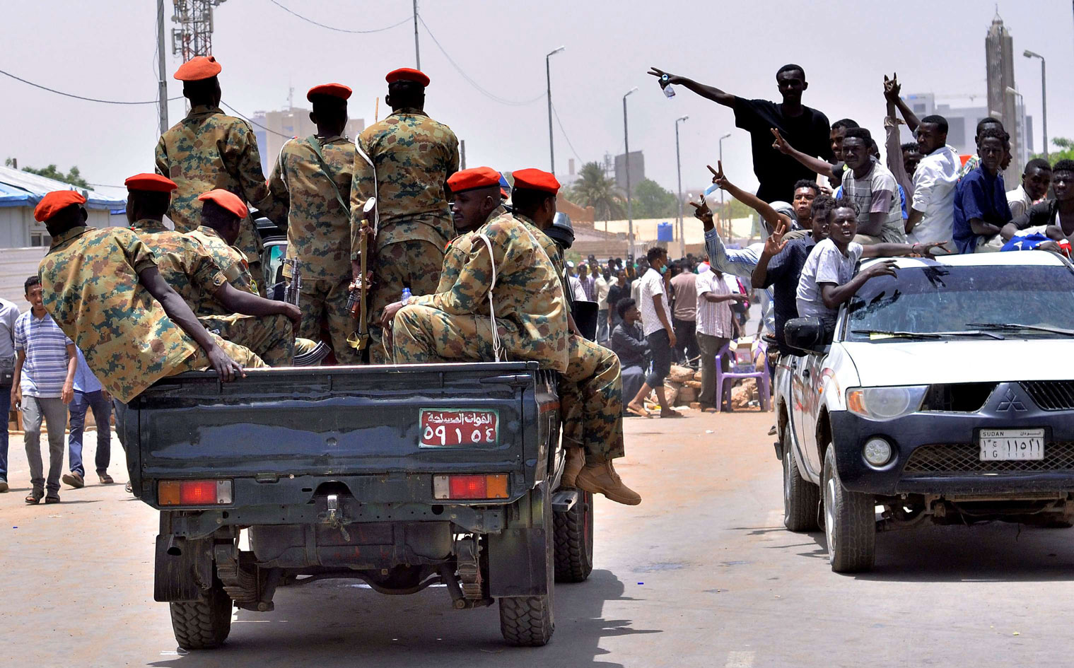 الجيش السوداني حمى نظام البشير طيلة ثلاثة عقود من حكمه