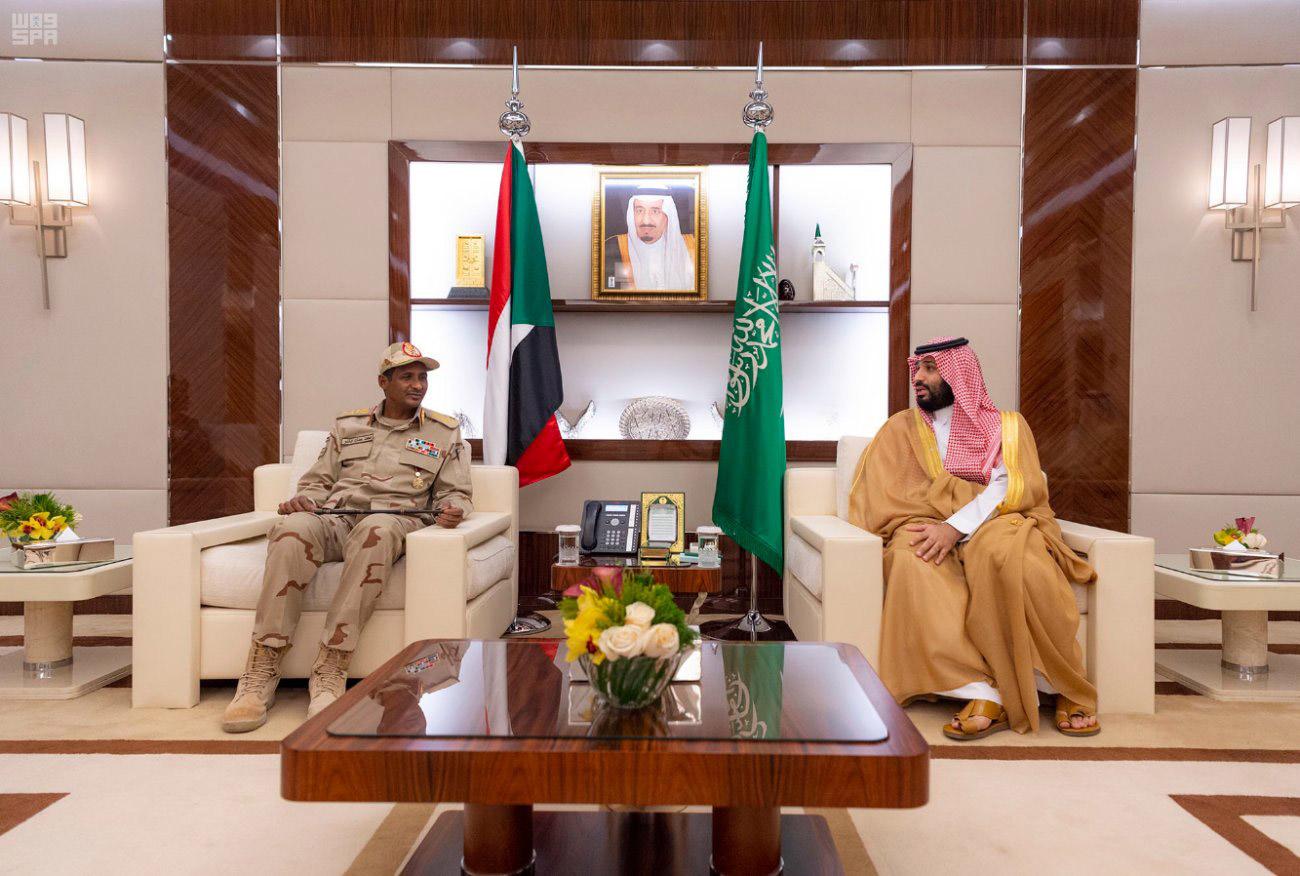 نائب رئيس المجلس الانتقالي السوداني يلتقي ولي العهد السعودي الامير محمد بن سلمان