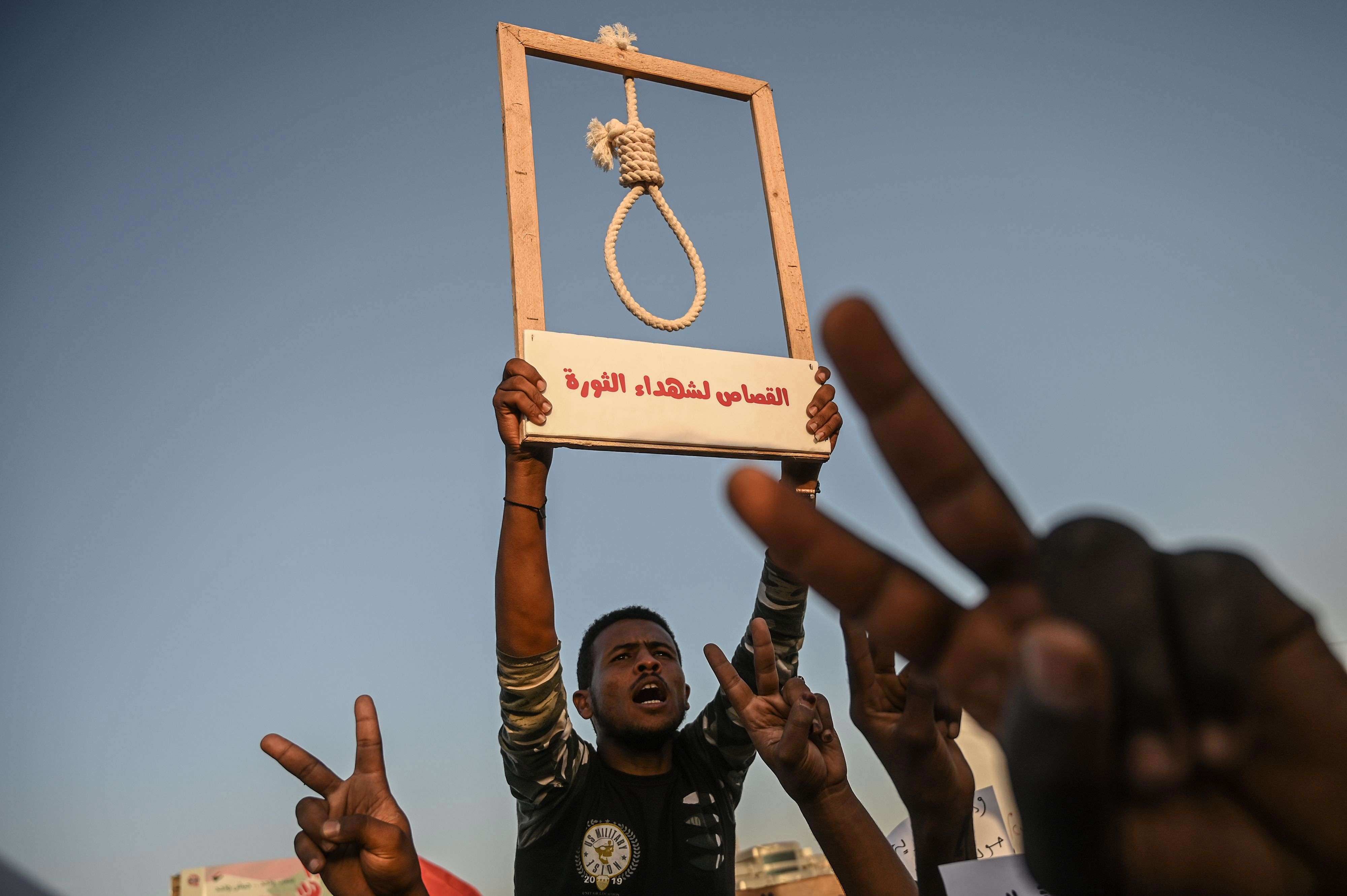 محاكمة البشير والمتورطين في قتل المتظاهرين مطلب شعبي