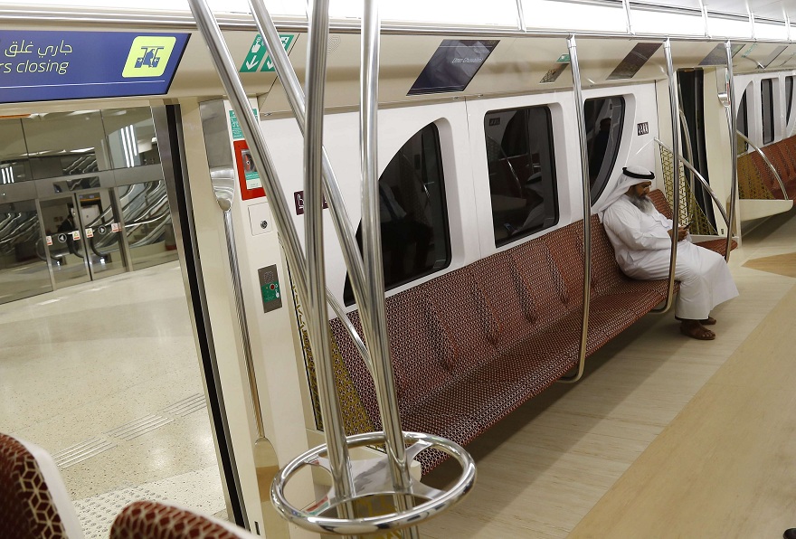 عربة مترو ضمن مشروع مترو الدوحة شبه فارغة