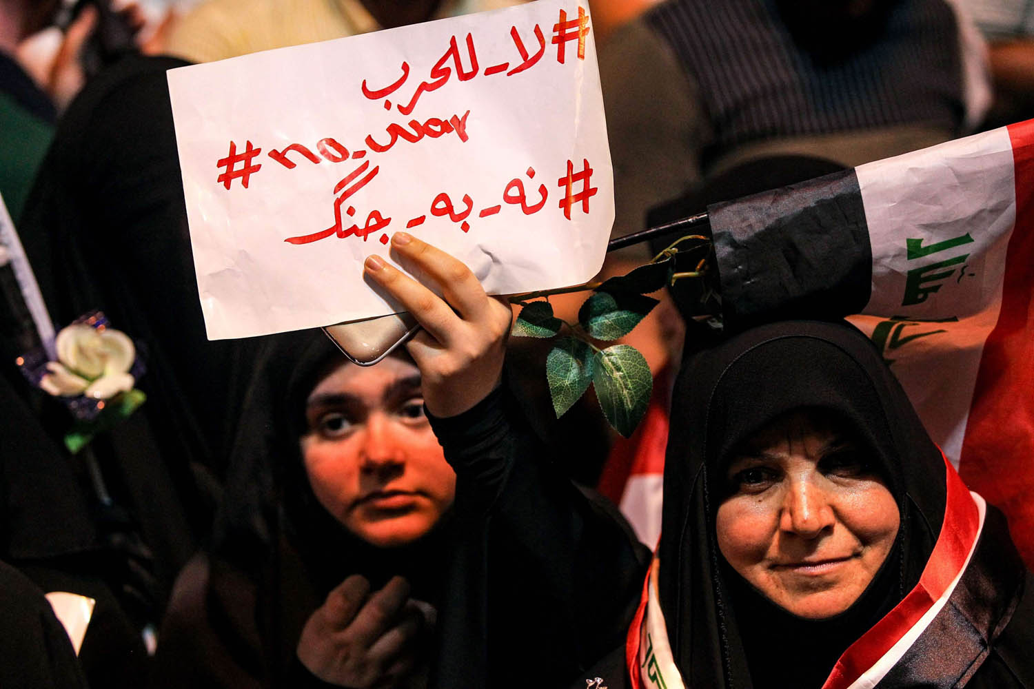 عراقيات يتظاهرن رفضا للتصعيد بين الولايات المتحدة وإيران