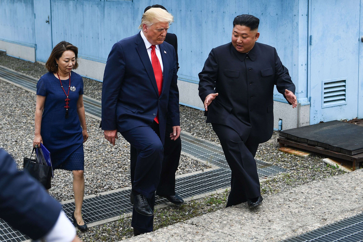 أول رئيس أميركي على الاطلاق يزور كوريا الشمالية