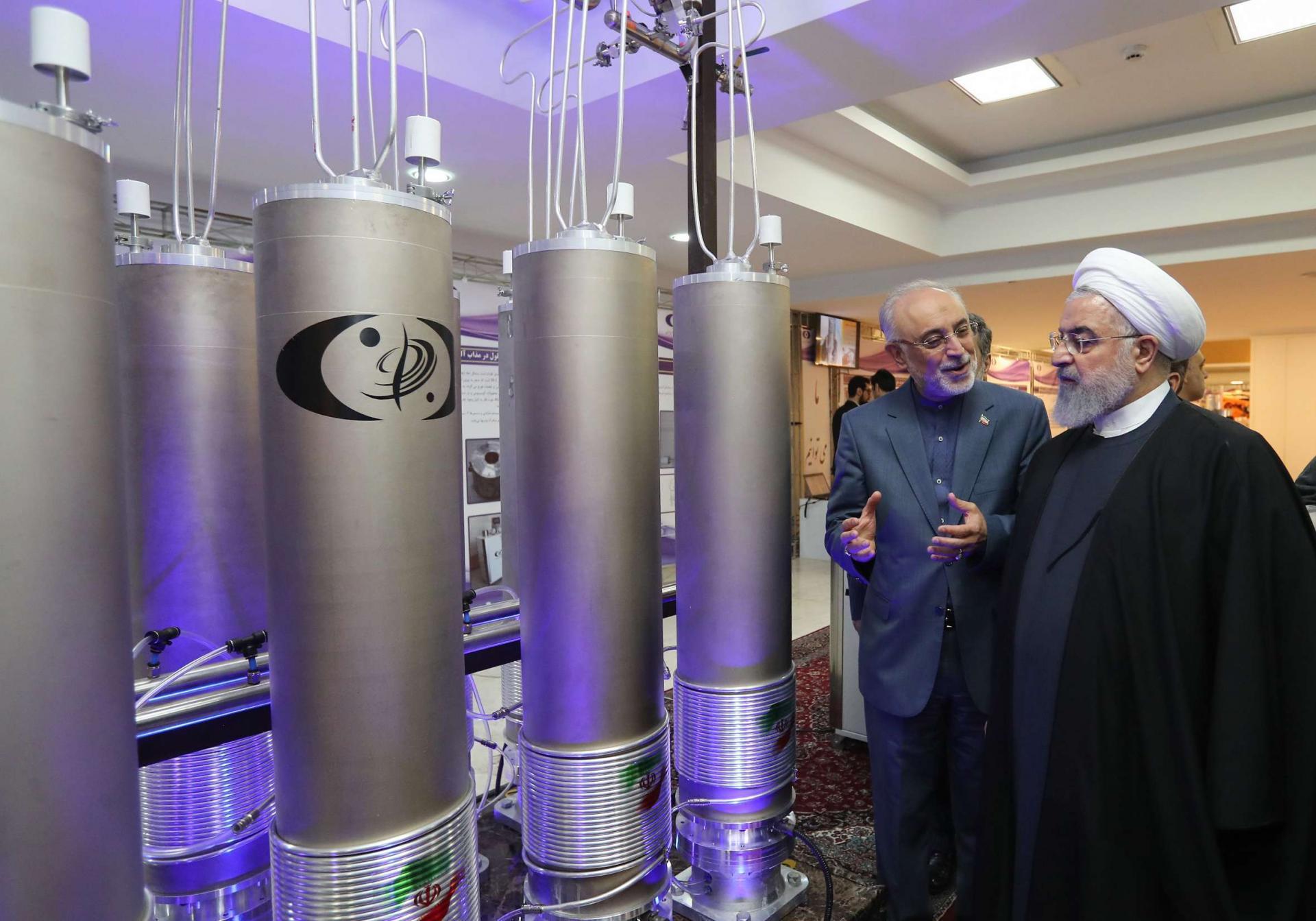 الرئيس الايراني حسن روحاني ووزير خارجيته جواد ظريف