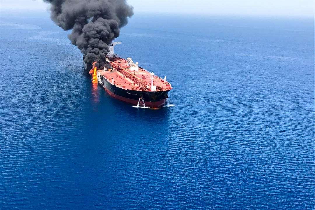استهداف ناقلات النفط في خليج عمان