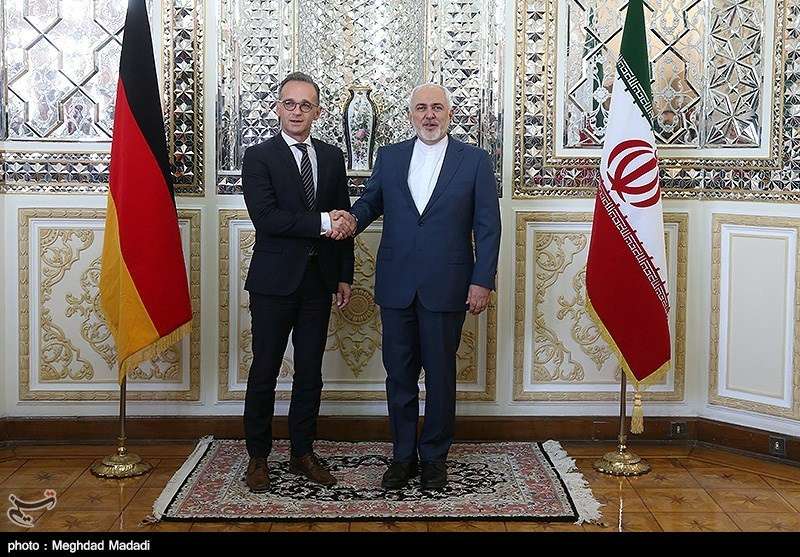 وزير الخارجية الايراني محمد جواد ظريف ووزير الخارجية الالماني هايكو ماس