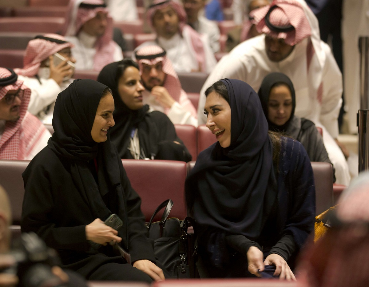 جمهور سعودي في قاعة عرض سينمائية في الرياض
