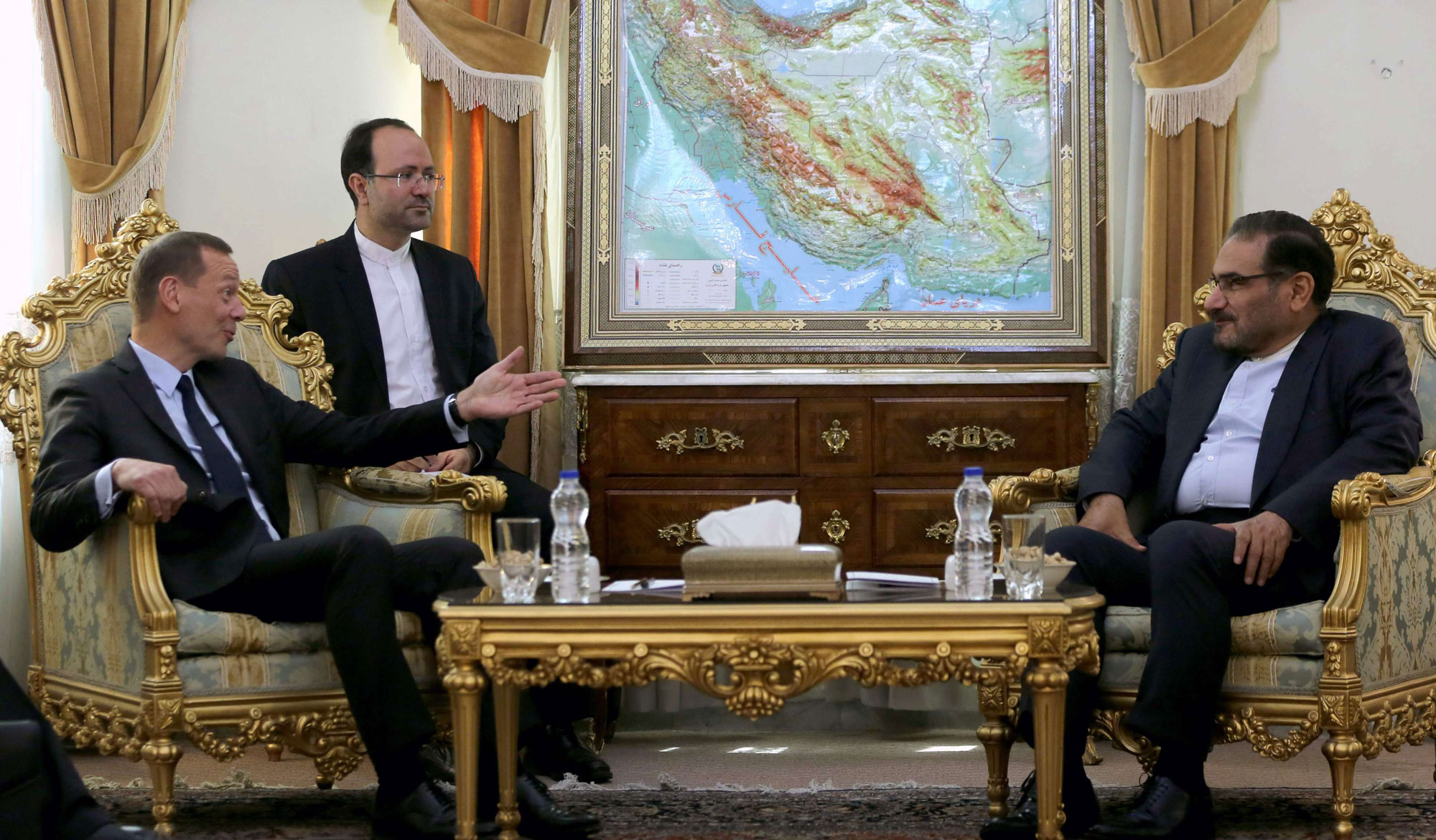 كبير مستشاري ماكرون في طهران ضمن أحدث وساطة لتهدئة التوتر الأميركي الإيراني